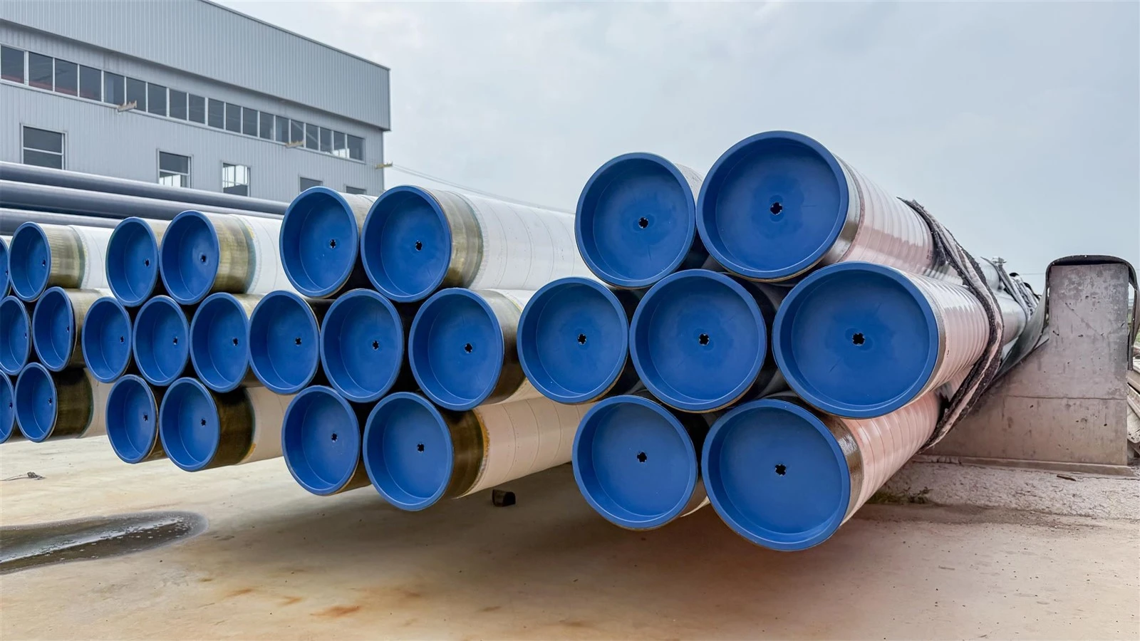 Coated Steel Pipes Coated Steel Pipes
